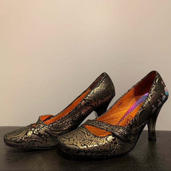 /Irregular Choice/ Black and Gold Heels - Picture 9 of 11